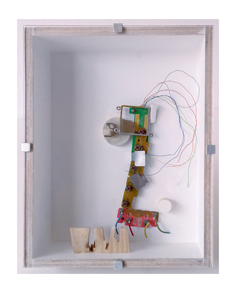 PERRIRAFA B - 27'4x21'5x9 cm - Reciclaje y ensamblado - Serie Animalario - Proyecto S.O.S.tenible - Políptico "Robotifauna" de 9 piezas - 2017 - Gata de Gorgos. 